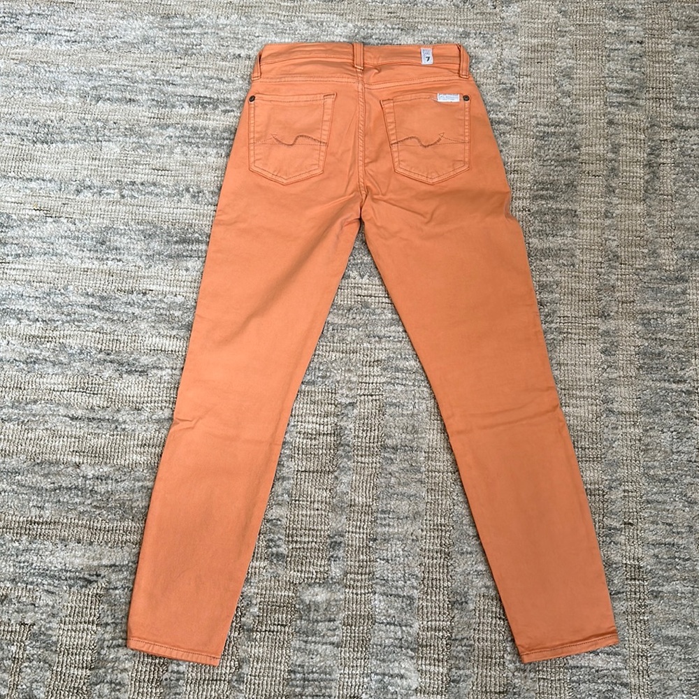 7 For All Mankind Cropped Gwenevere Jeans. Size 24. New without tags.